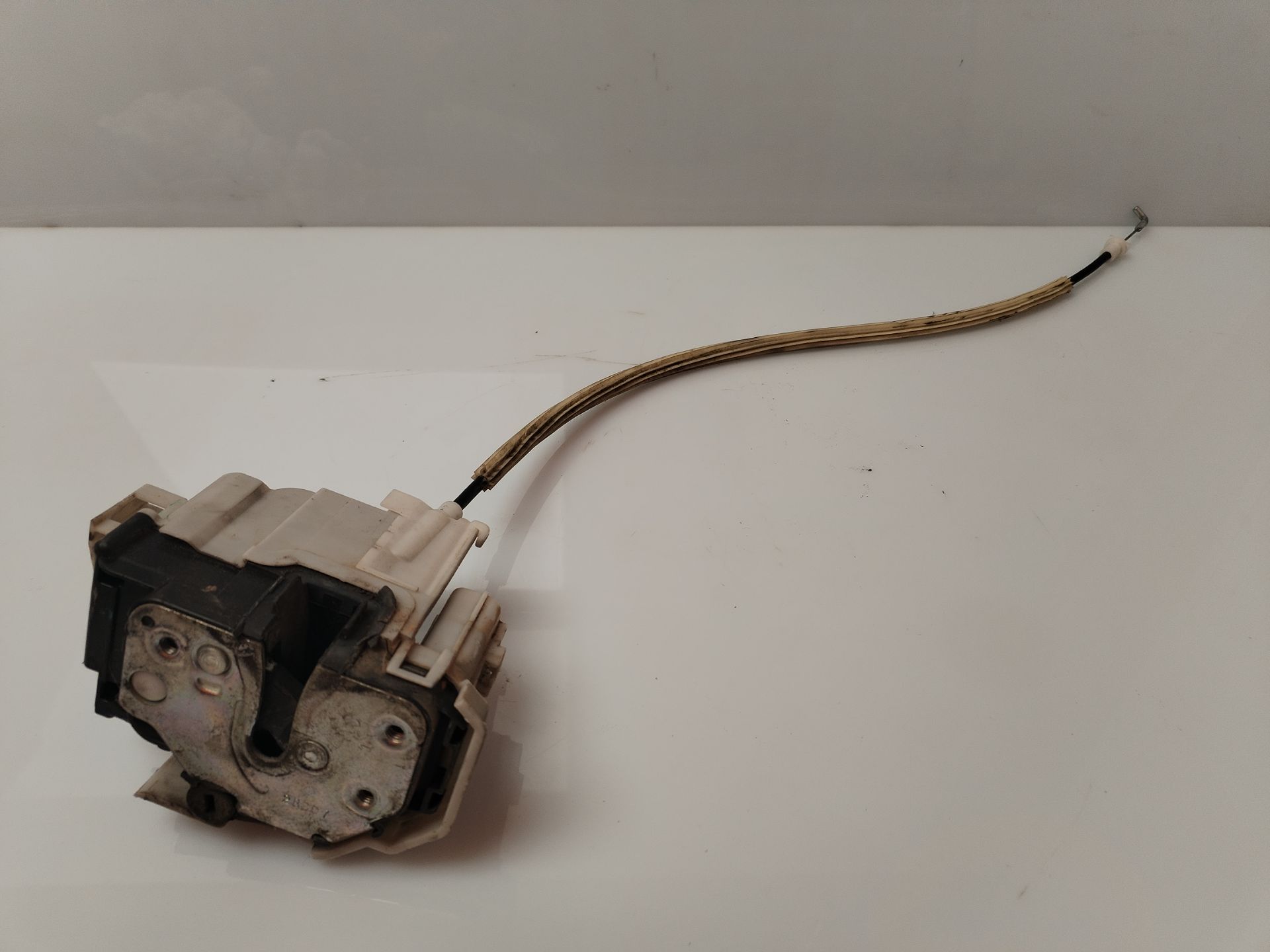 CERRADURA PUERTA DELANTERA DERECHA 133246