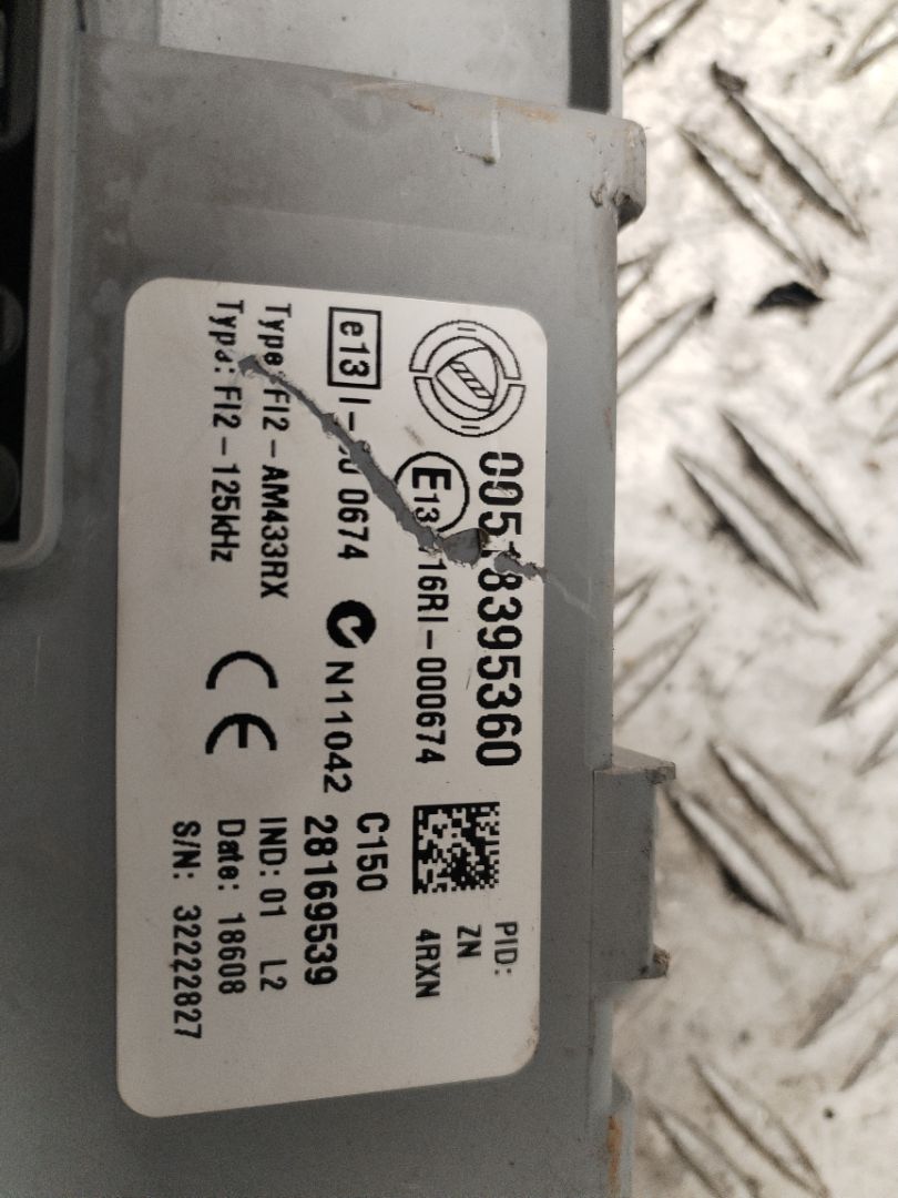 CAJA RELES / FUSIBLES 134361