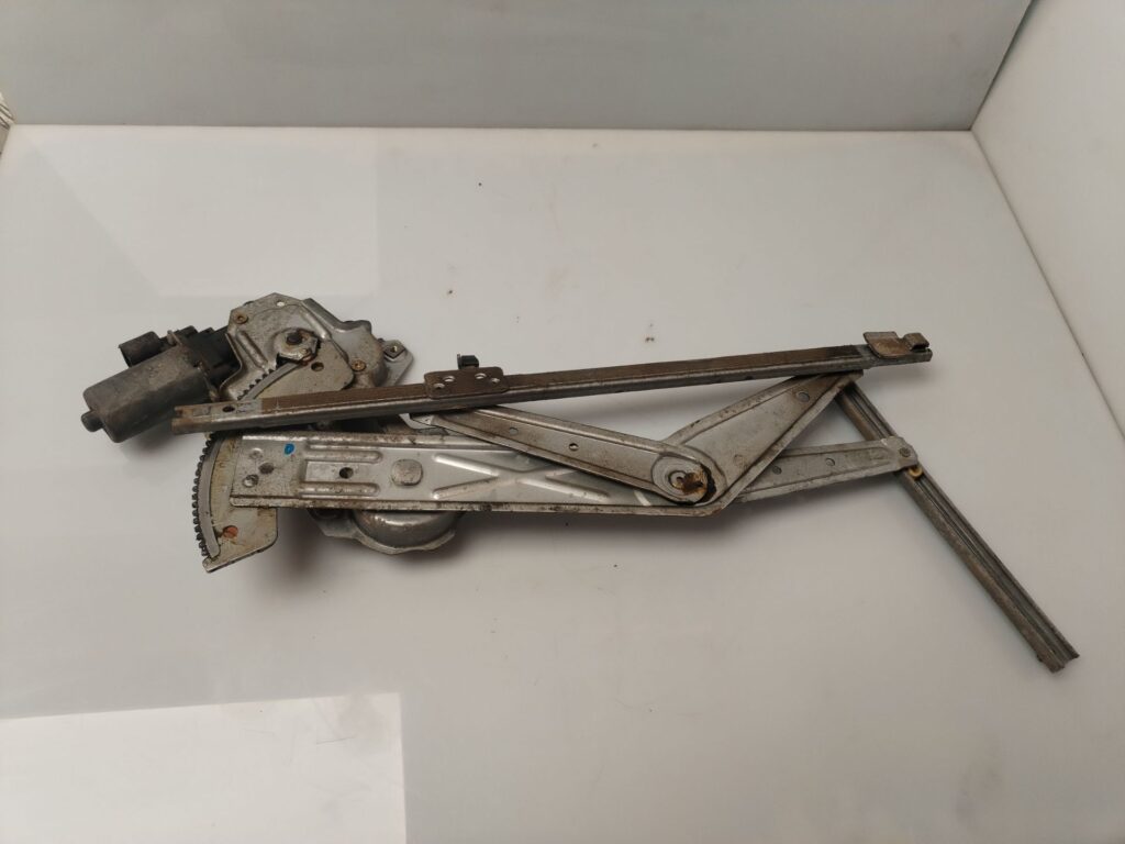 ELEVALUNAS DELANTERO IZQUIERDO 134248