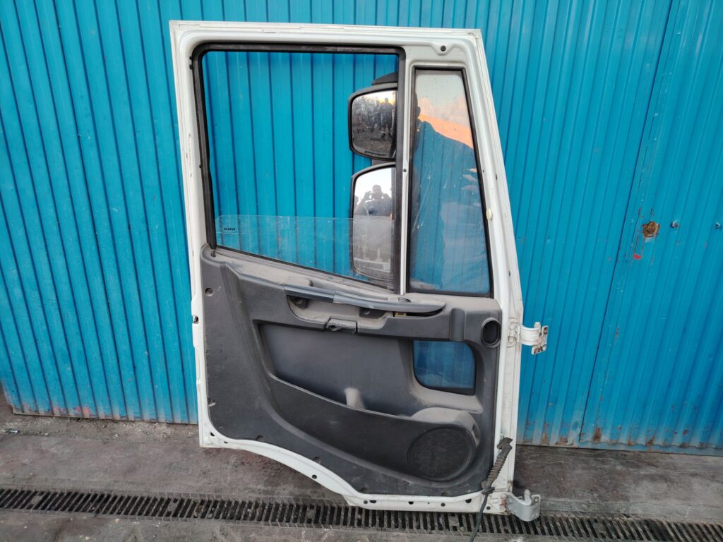 PUERTA DELANTERA IZQUIERDA 134091