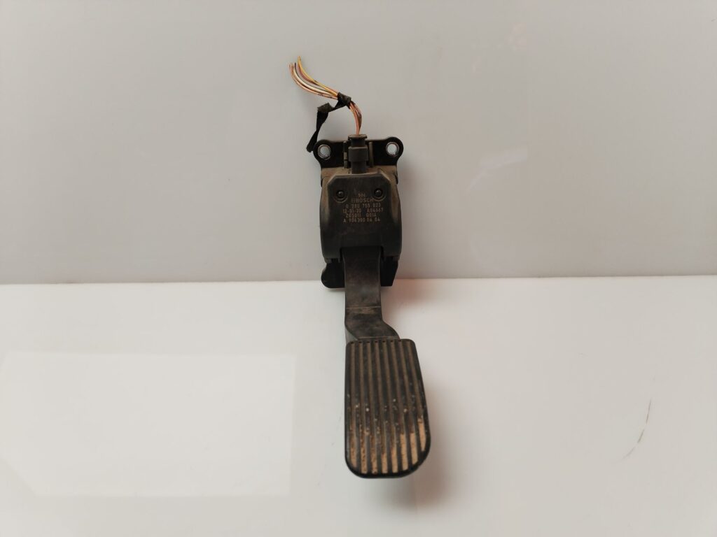 PEDAL ACELERADOR 133813