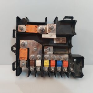 CAJA RELES / FUSIBLES 132945