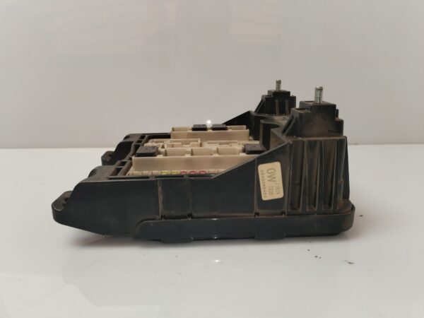 CAJA RELES / FUSIBLES 133538