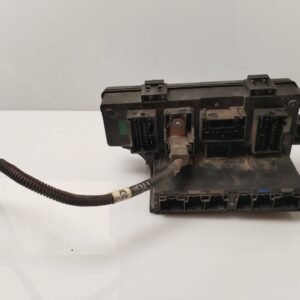 CAJA RELES / FUSIBLES 133120