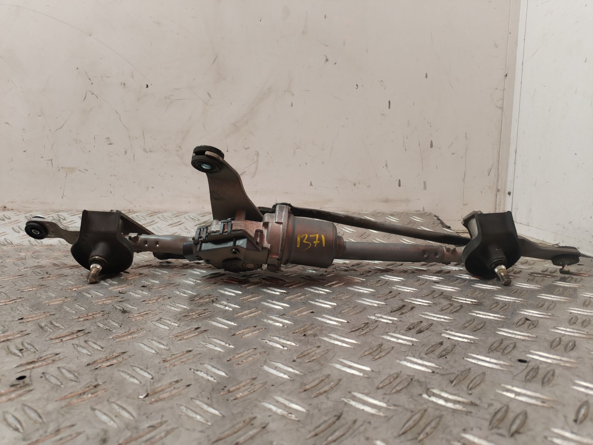 MOTOR LIMPIA DELANTERO 132658