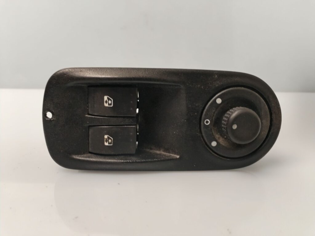 MANDO ELEVALUNAS DELANTERO IZQUIERDO 133209