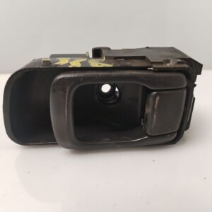 MANETA INTERIOR DELANTERA DERECHA 133617