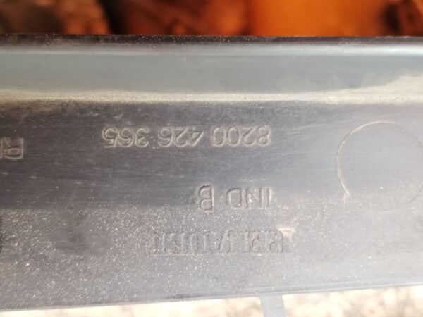 REJILLA DELANTERA 133225