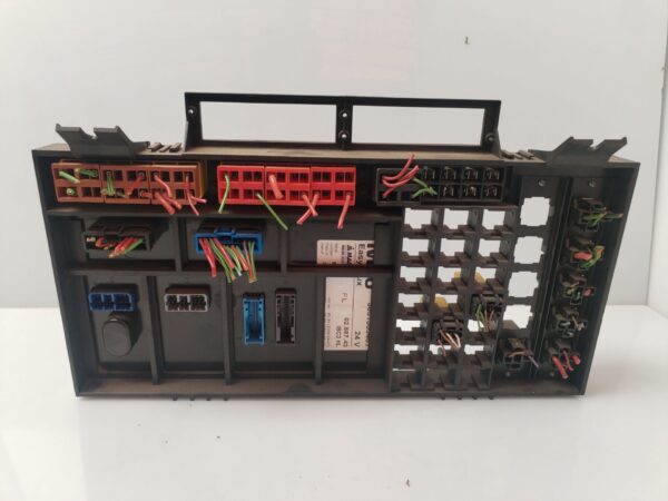 CAJA RELES / FUSIBLES 133570