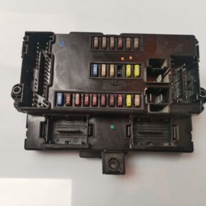 CAJA RELES / FUSIBLES 133692