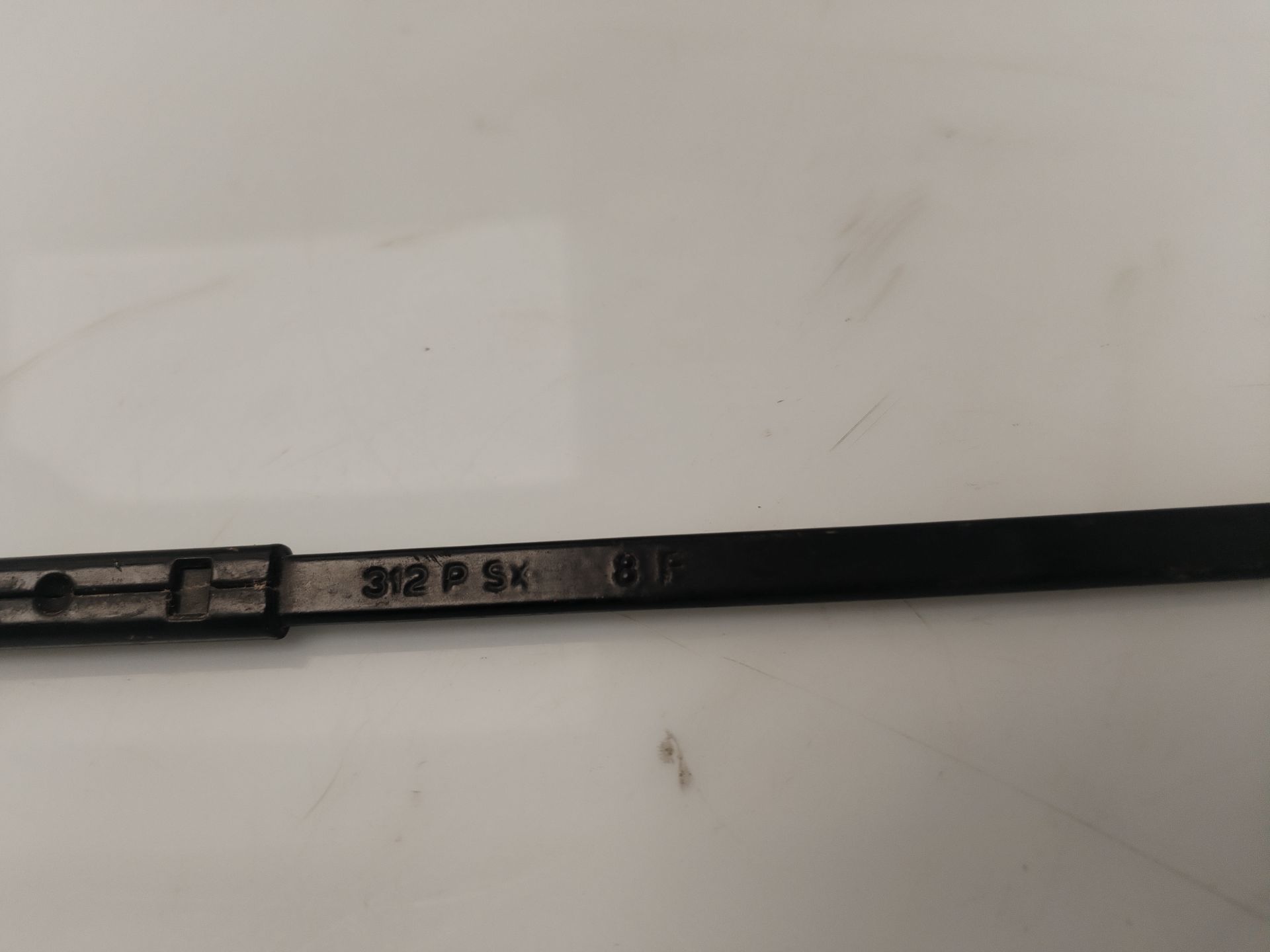 BRAZO LIMPIA DELANTERO DERECHO 134369