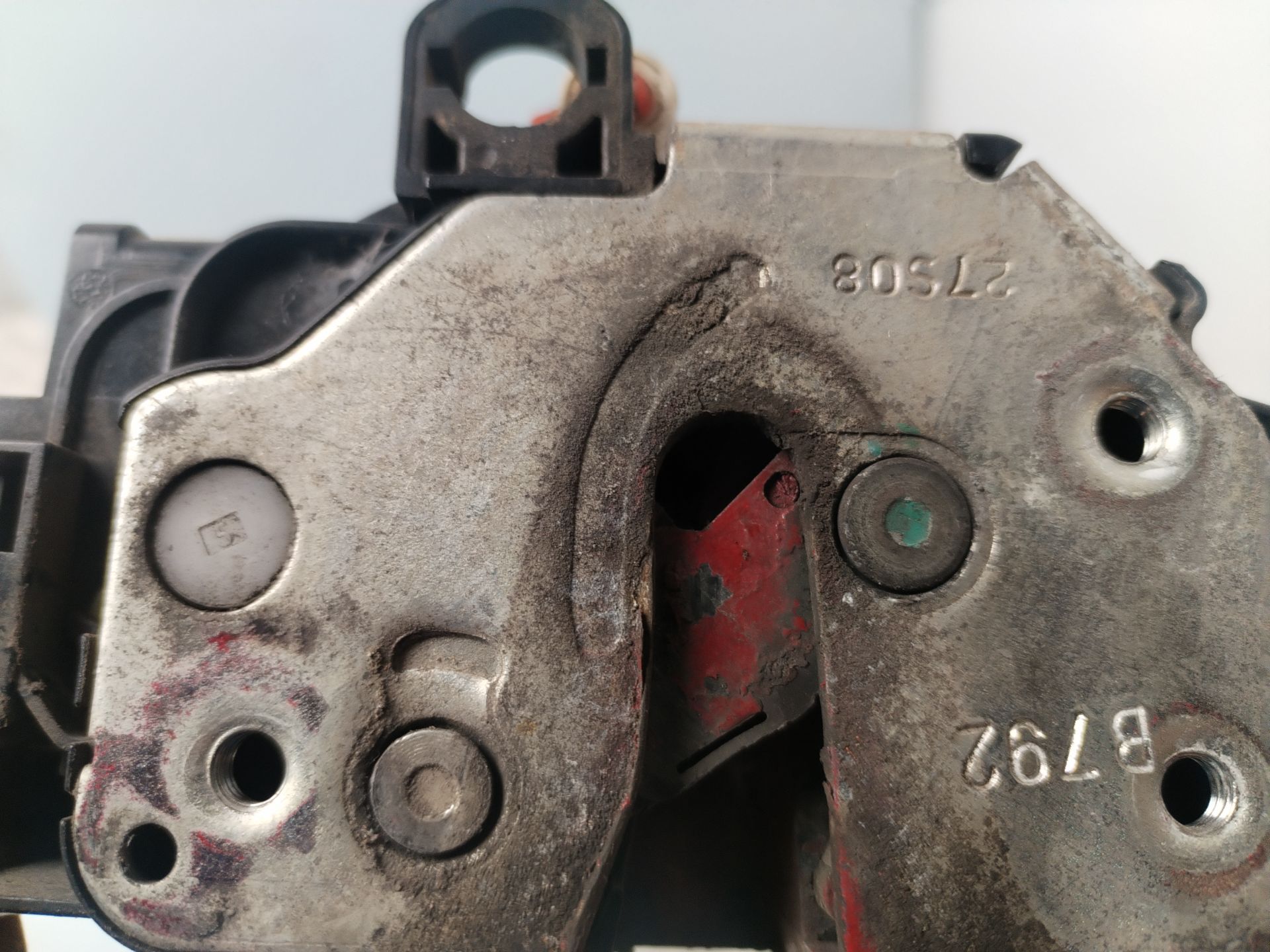 CERRADURA PUERTA DELANTERA IZQUIERDA 134370