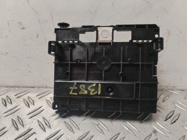 CAJA RELES / FUSIBLES 132716