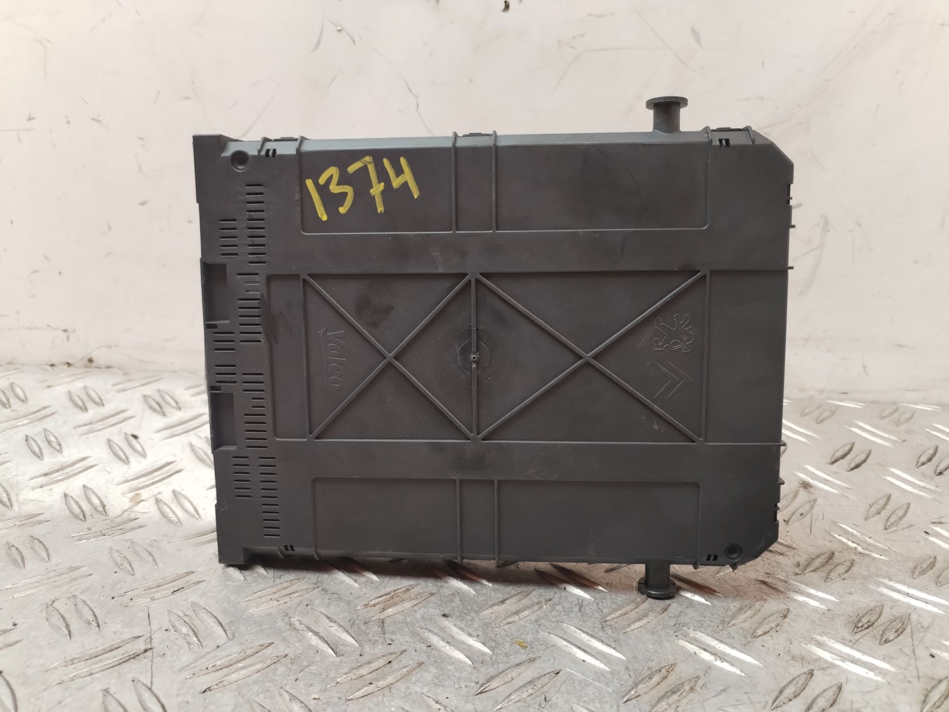 CAJA RELES / FUSIBLES 132799