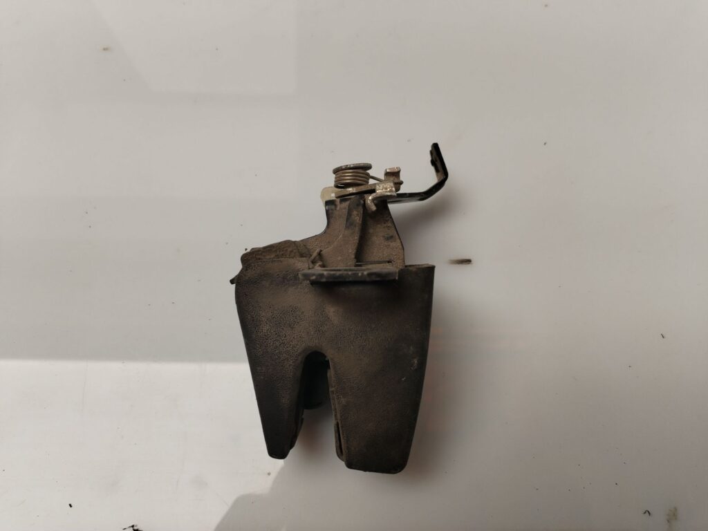 CERRADURA PUERTA TRASERA IZQUIERDA 133706