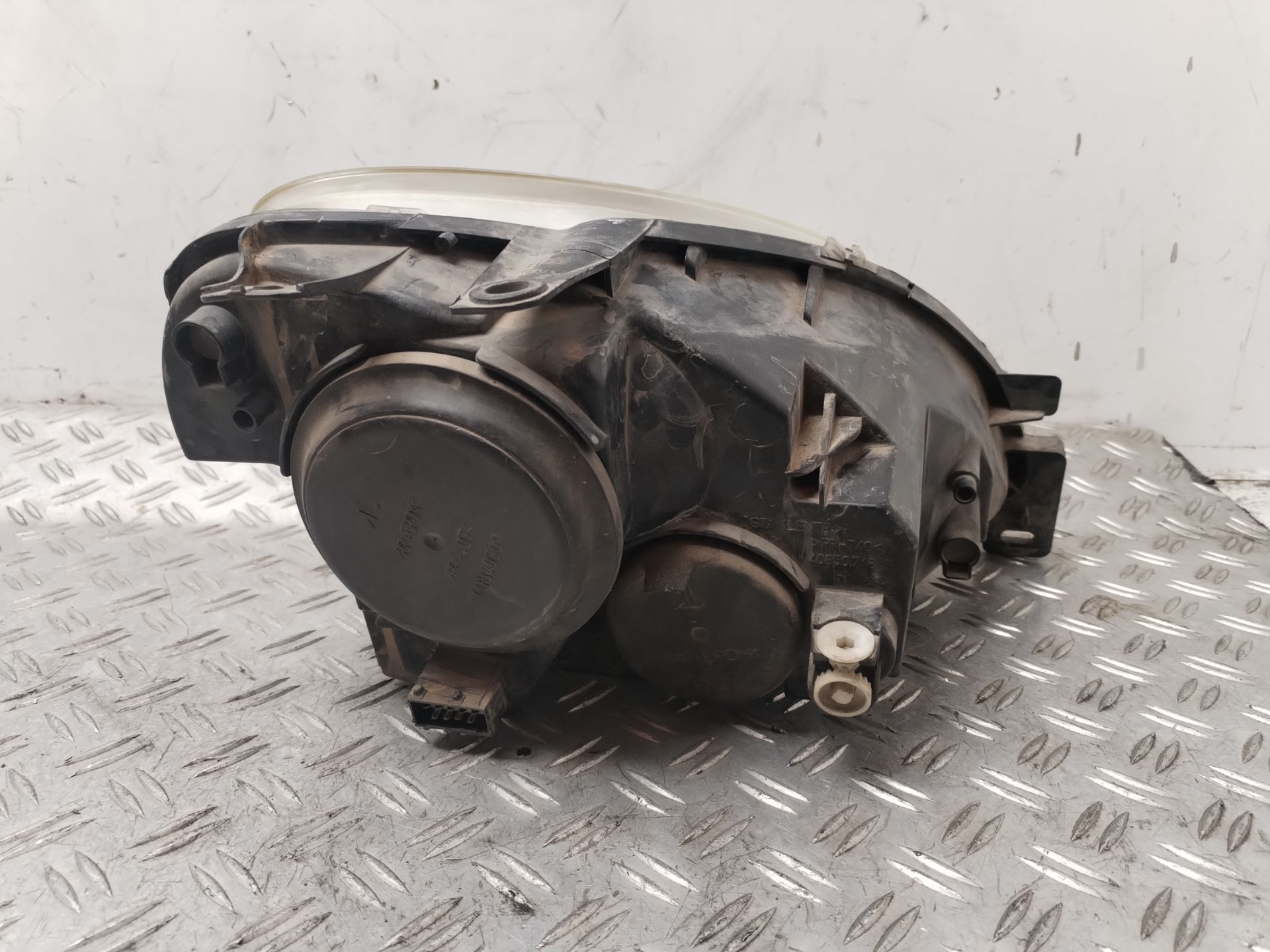 FARO IZQUIERDO 132758