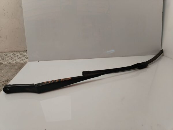 BRAZO LIMPIA DELANTERO IZQUIERDO 133653