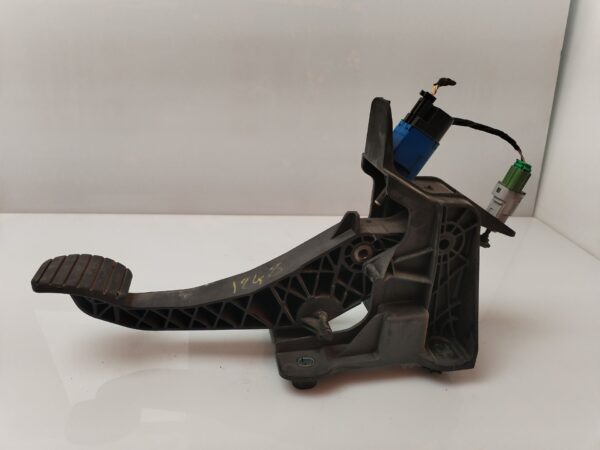 PEDAL EMBRAGUE 133950