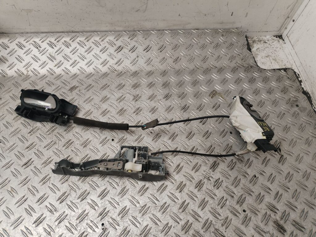 CERRADURA PUERTA DELANTERA DERECHA 132775