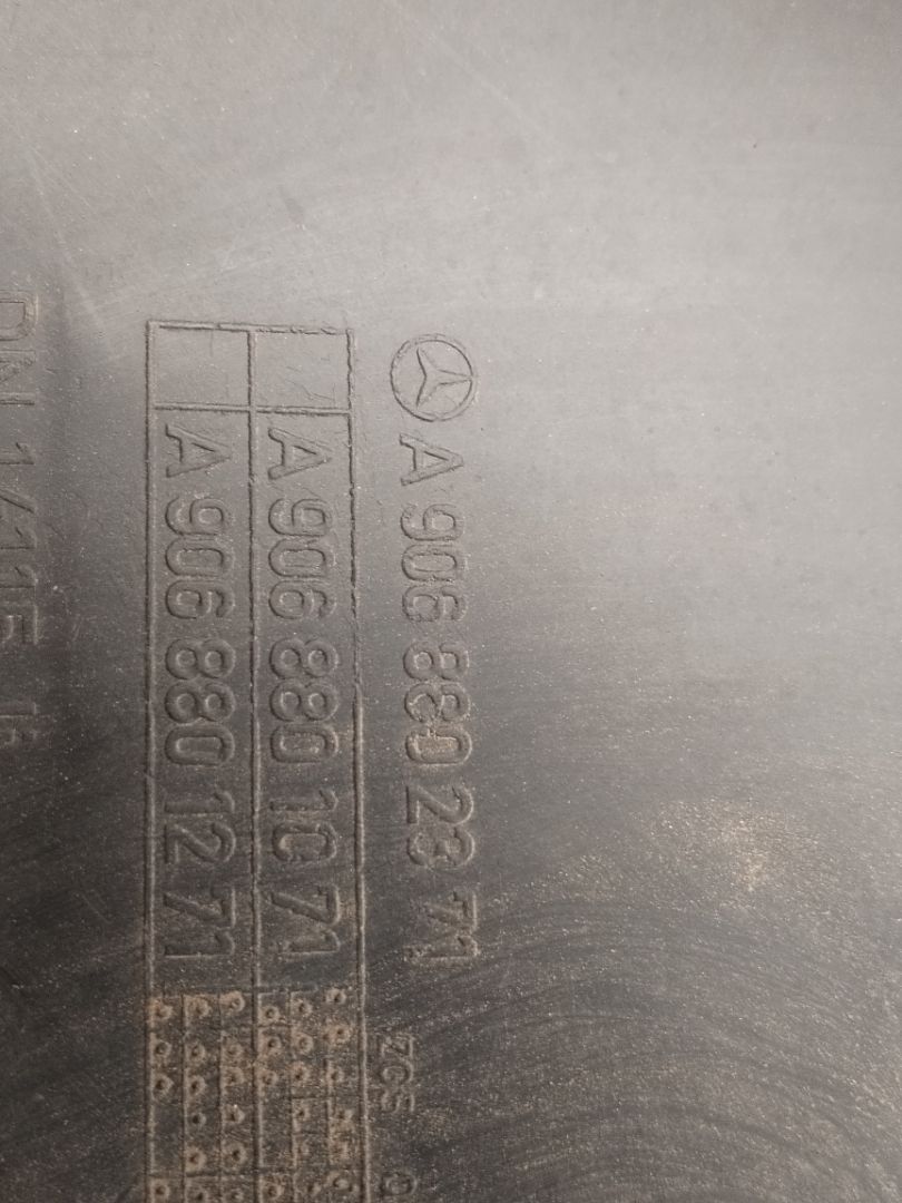 PUNTERA PARAGOLPES TRASERA IZQUIERDA 134317