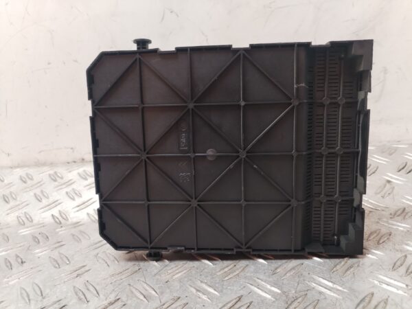 CAJA RELES / FUSIBLES 132812