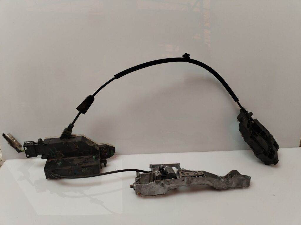 CERRADURA PUERTA DELANTERA DERECHA 133063