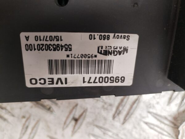 CAJA RELES / FUSIBLES 134018