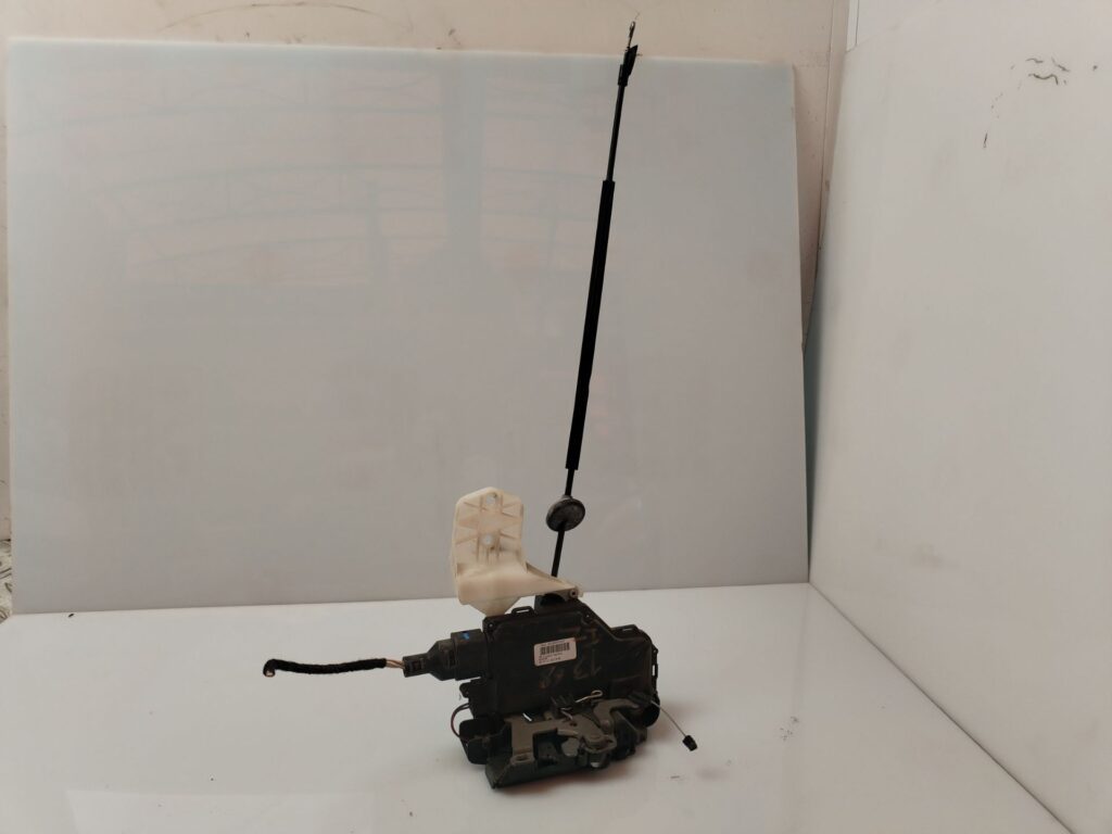 CERRADURA PUERTA DELANTERA IZQUIERDA 133649