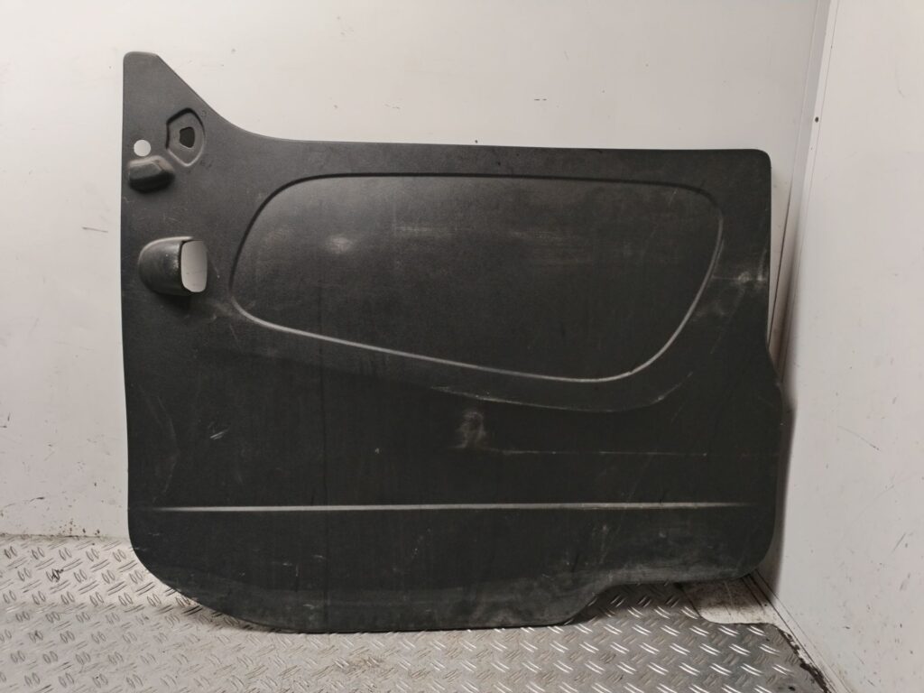 GUARNECIDO PUERTA DELANTERA DERECHA 133495
