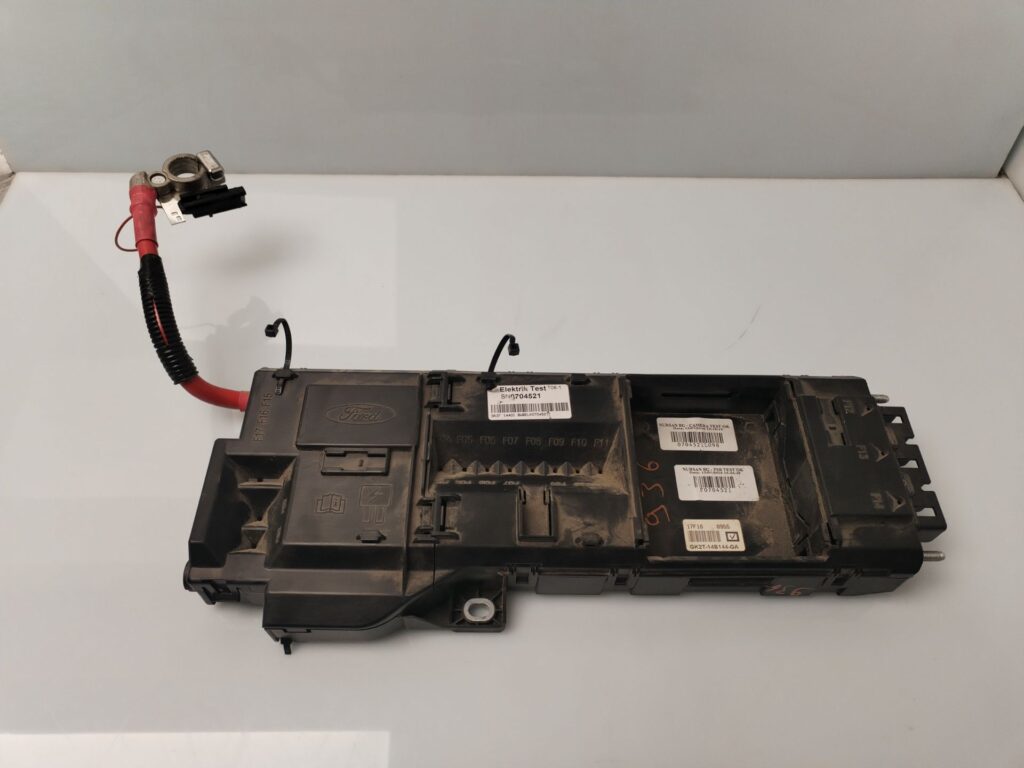 CAJA RELES / FUSIBLES 133867