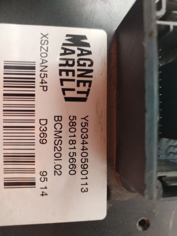 CAJA RELES / FUSIBLES 133692