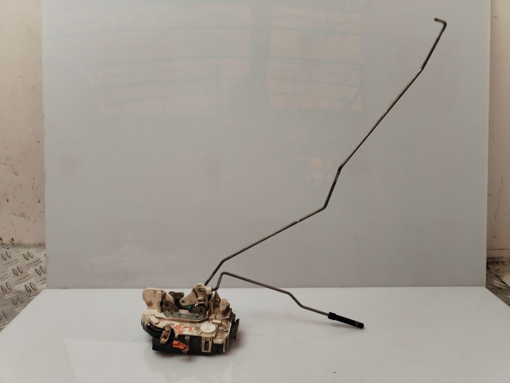 CERRADURA PUERTA DELANTERA IZQUIERDA 133245
