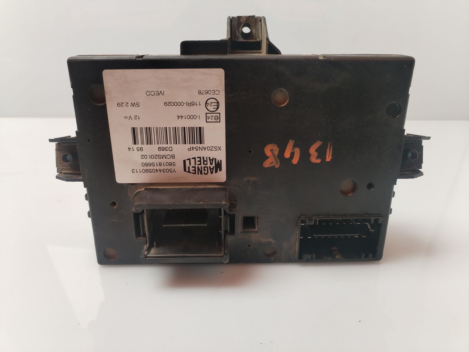 CAJA RELES / FUSIBLES 133692