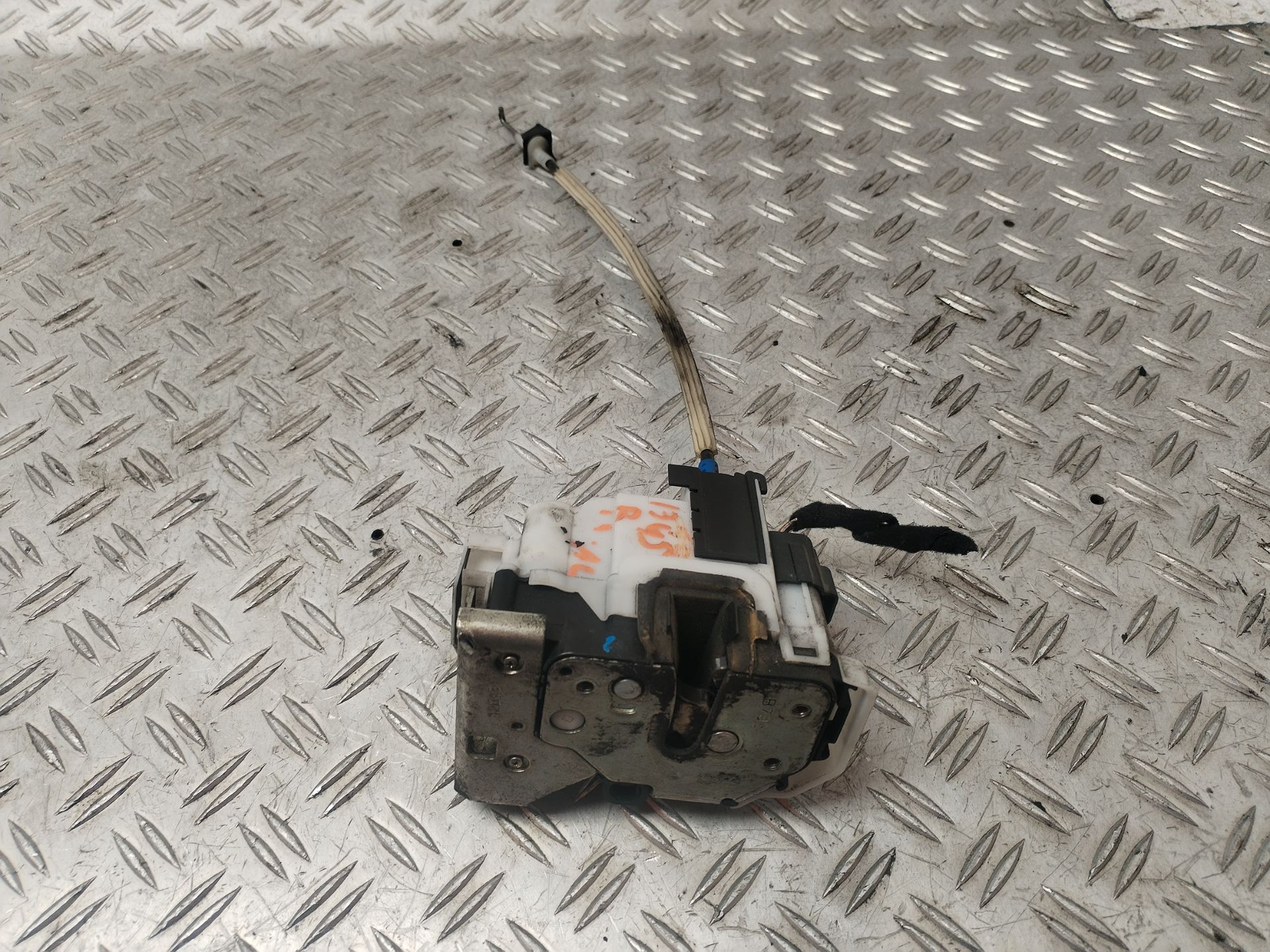 CERRADURA PUERTA DELANTERA DERECHA 132621