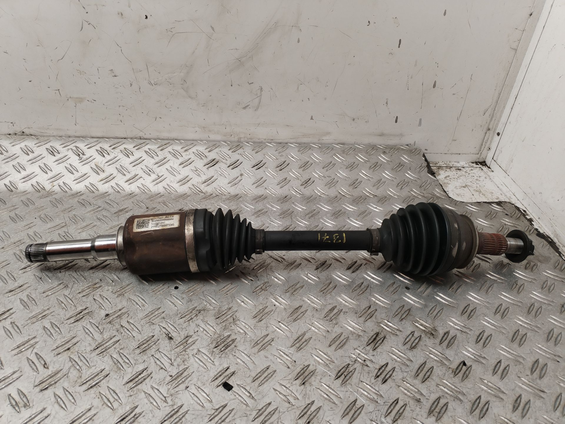 TRANSMISION DELANTERA IZQUIERDA 132749