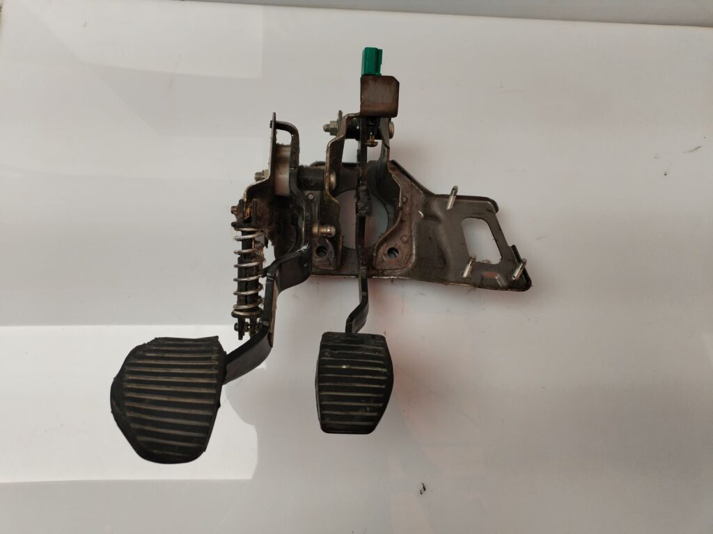 PEDAL FRENO 134025