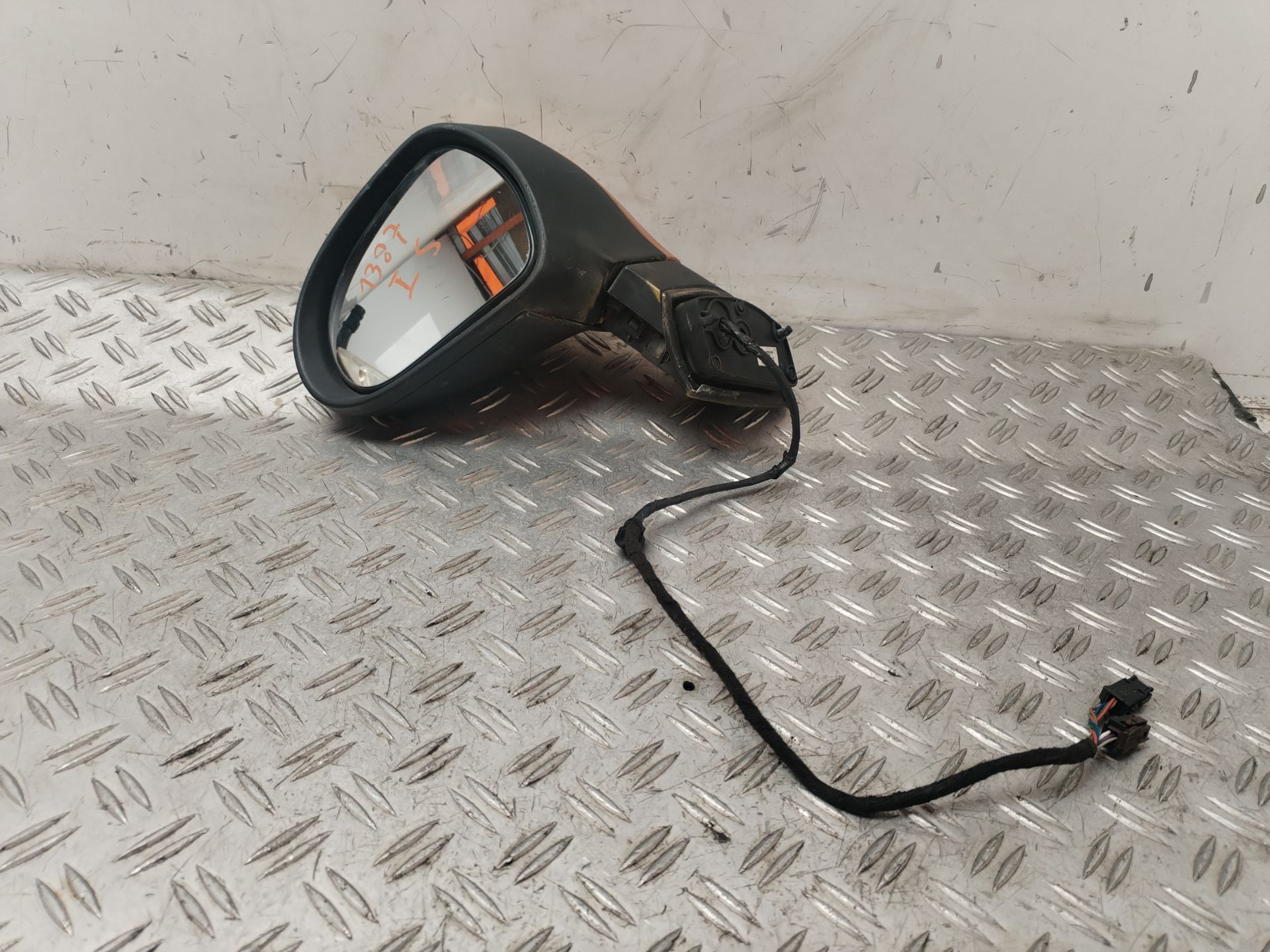 RETROVISOR IZQUIERDO 132862