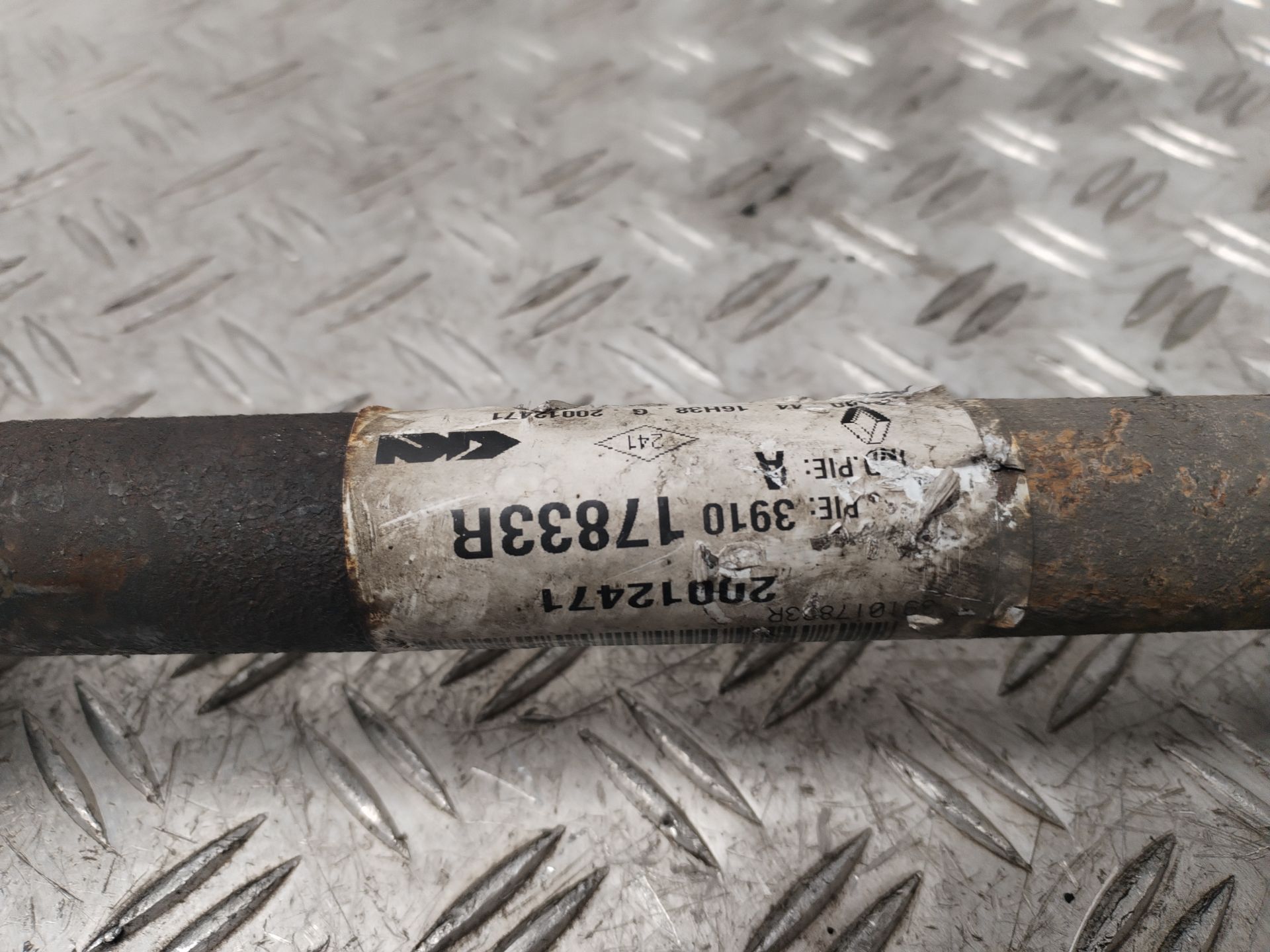 TRANSMISION DELANTERA IZQUIERDA 134170