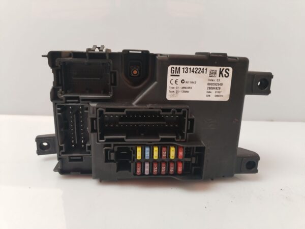 CAJA RELES / FUSIBLES 133519