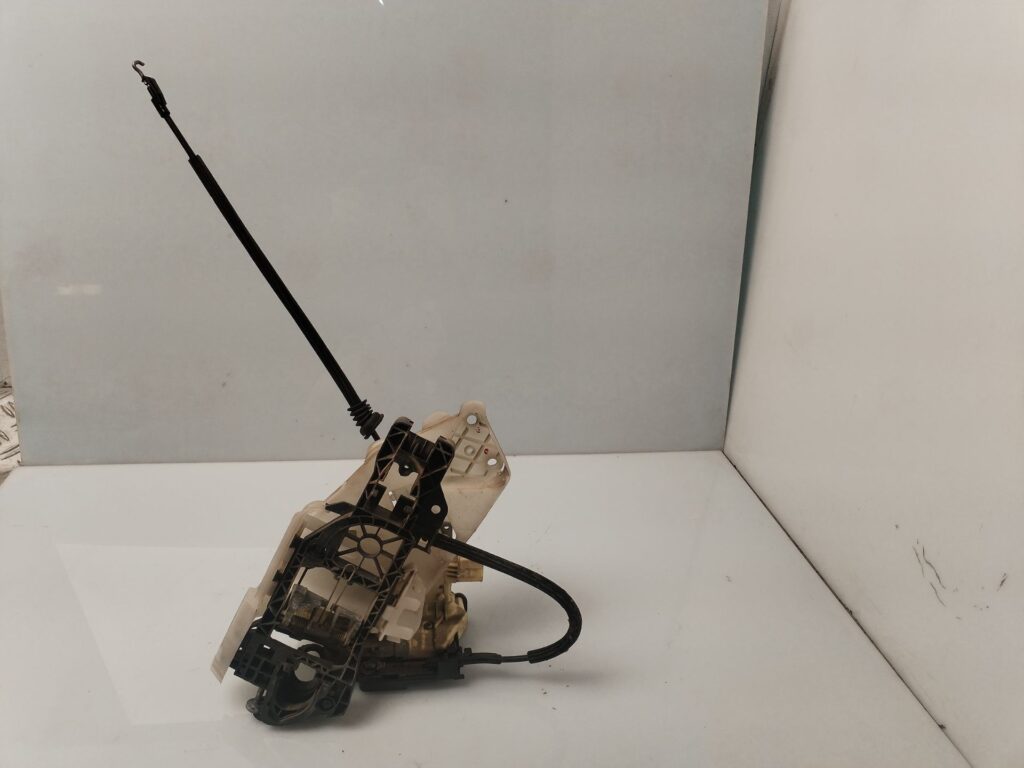 CERRADURA PUERTA TRASERA DERECHA 134129