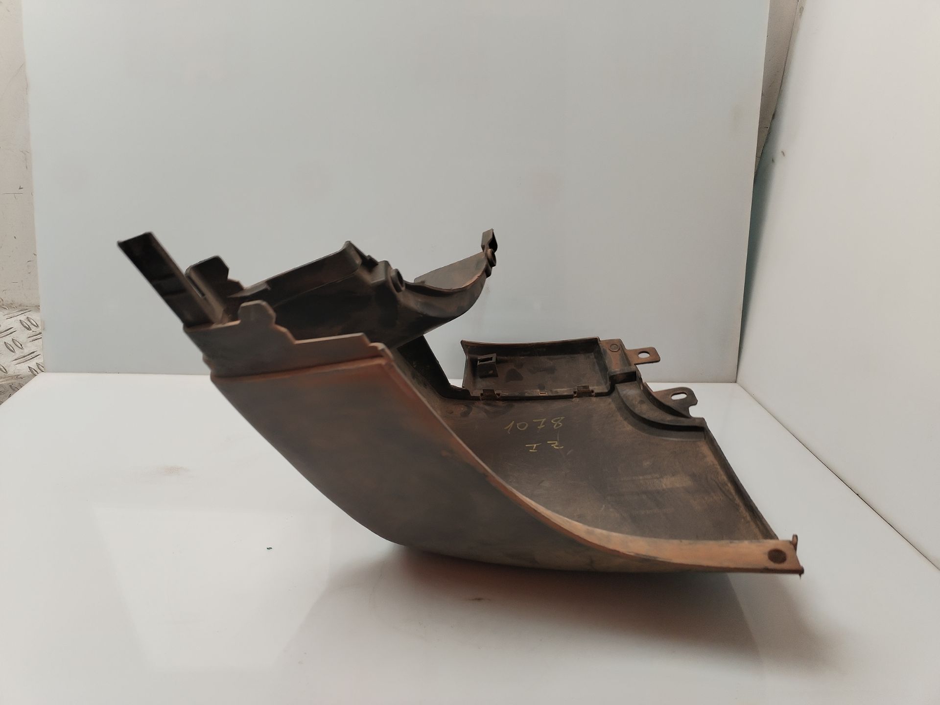 PUNTERA PARAGOLPES TRASERA IZQUIERDA 134317