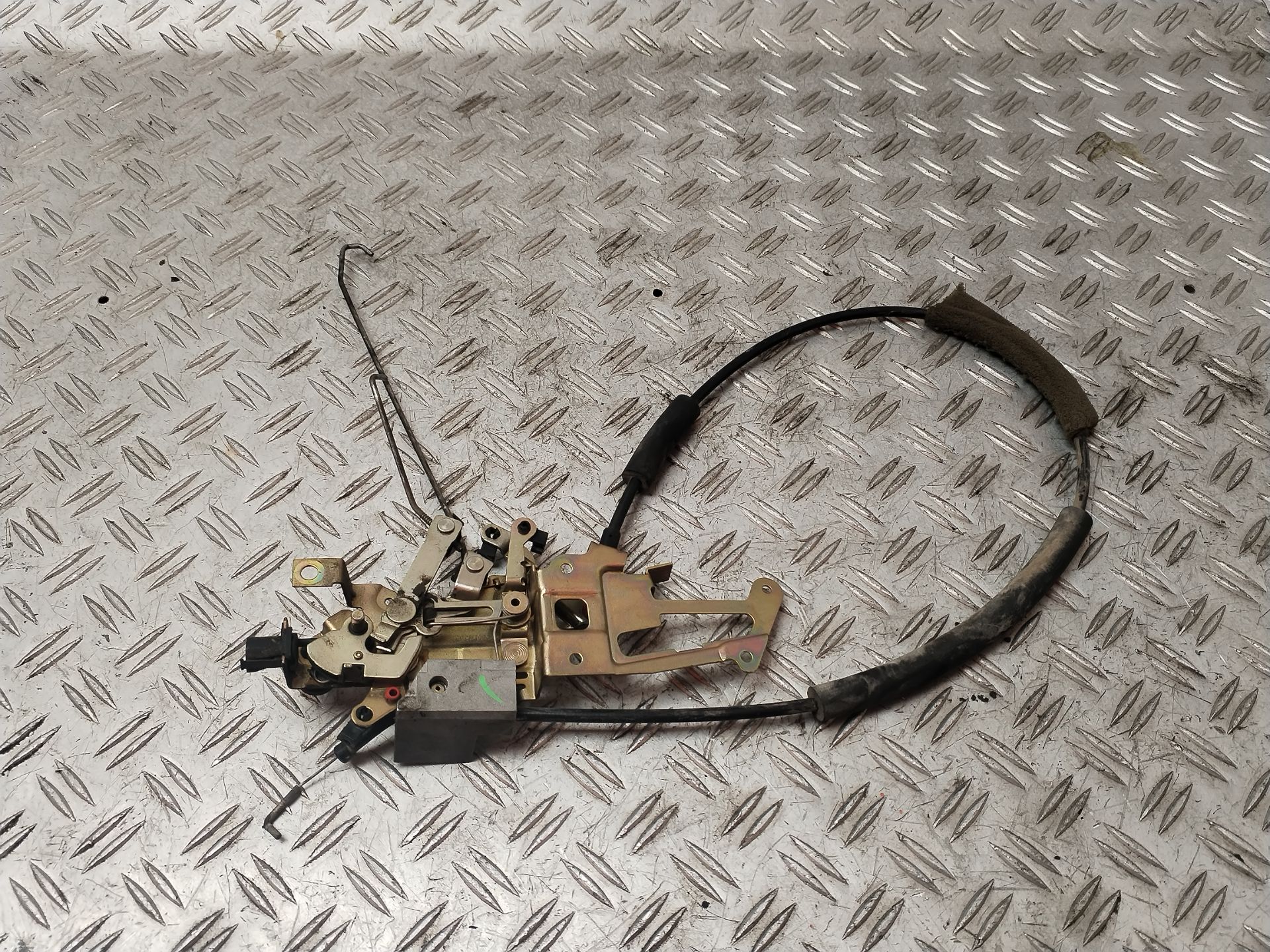 CERRADURA PUERTA TRASERA DERECHA 132764