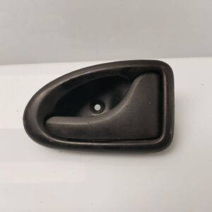 MANETA INTERIOR DELANTERA DERECHA 133215