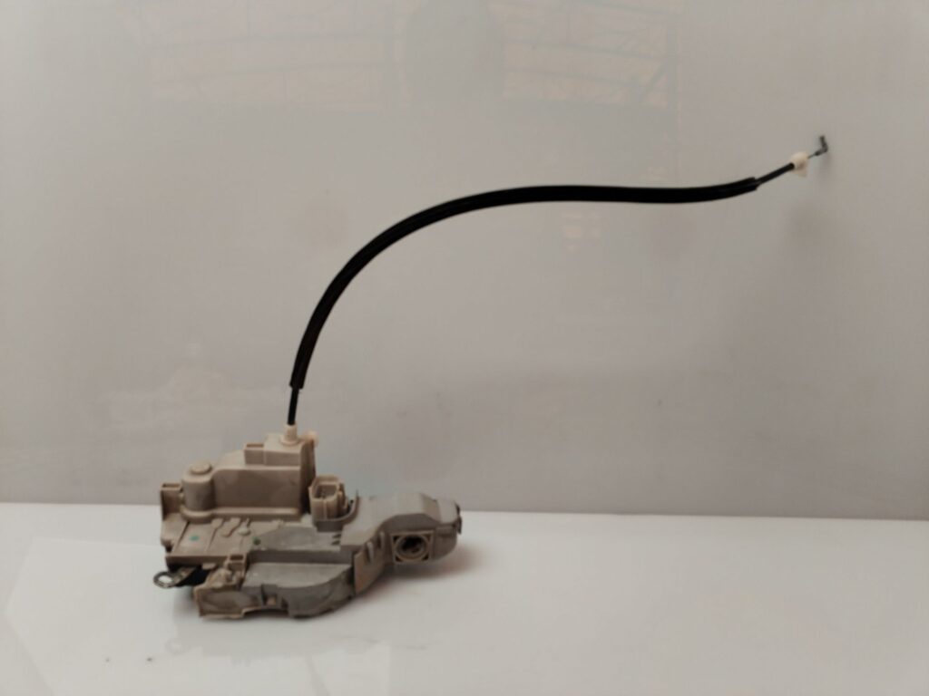 CERRADURA PUERTA DELANTERA IZQUIERDA 133244