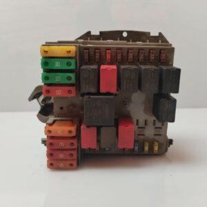 CAJA RELES / FUSIBLES 133135