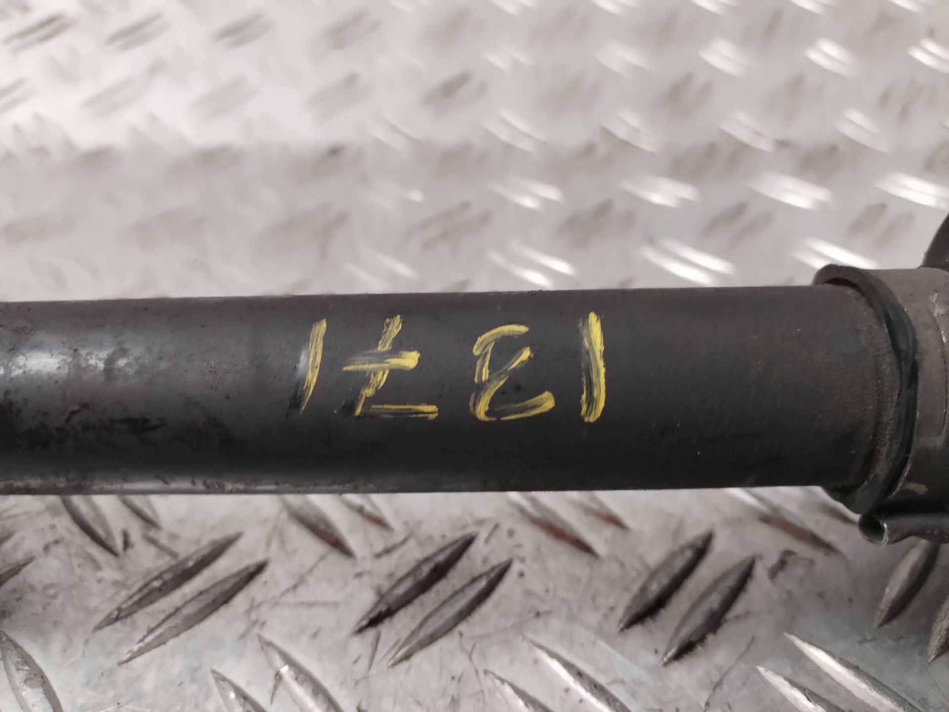 TRANSMISION DELANTERA IZQUIERDA 132749