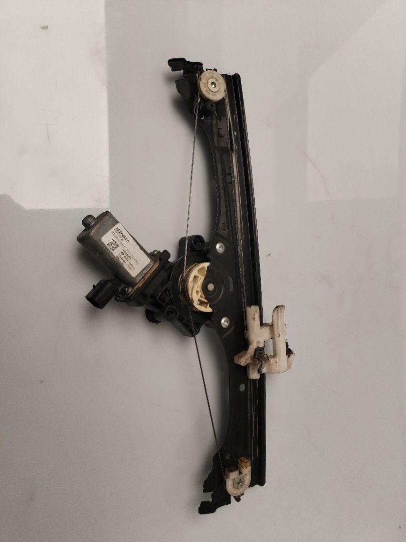 ELEVALUNAS DELANTERO IZQUIERDO 134366