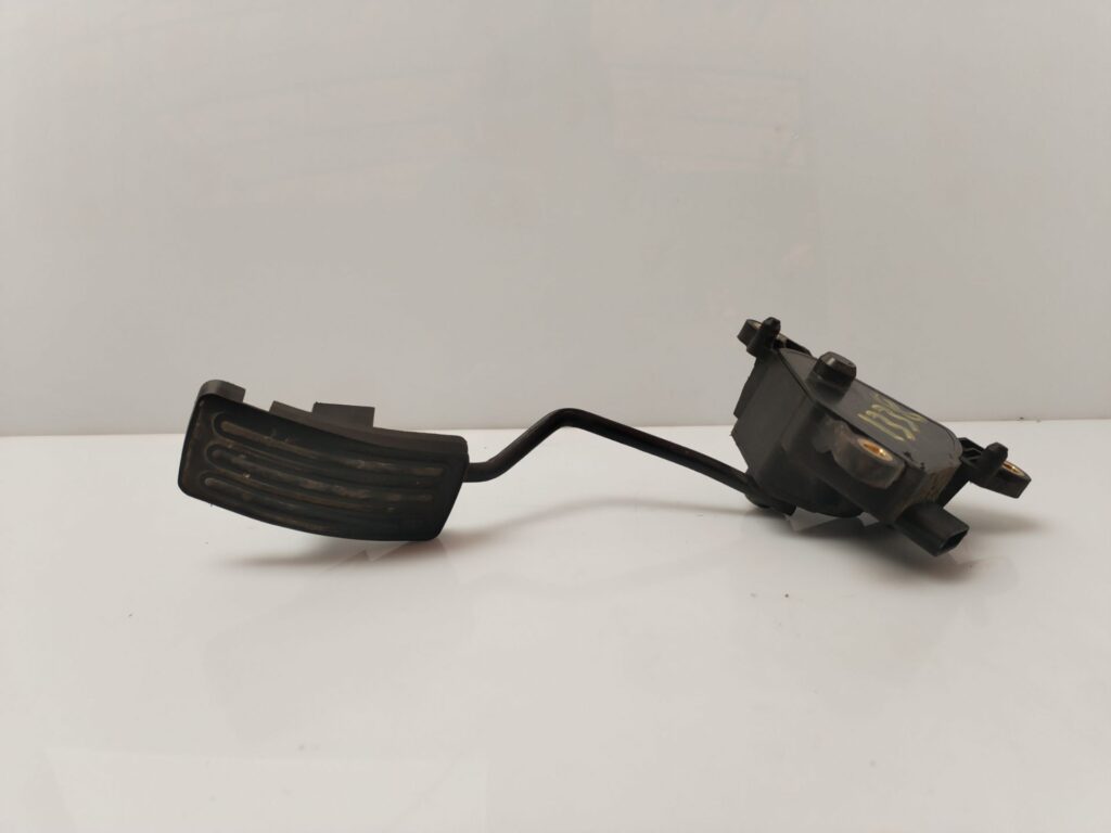 PEDAL ACELERADOR 133551