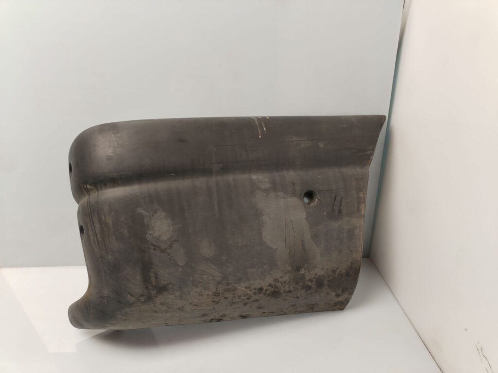 PUNTERA PARAGOLPES TRASERA DERECHA 133317