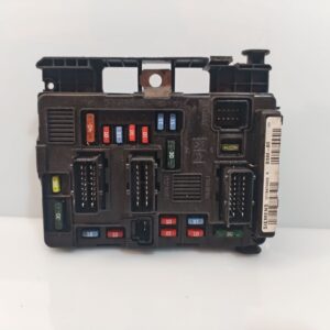 CAJA RELES / FUSIBLES 132952